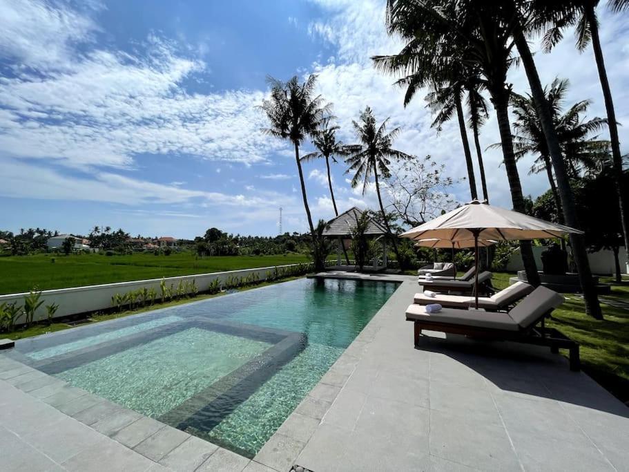 Villa Vespa Lovina Exterior photo