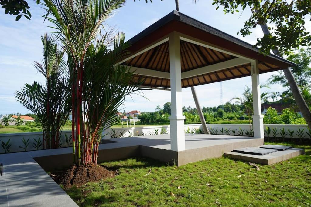 Villa Vespa Lovina Exterior photo