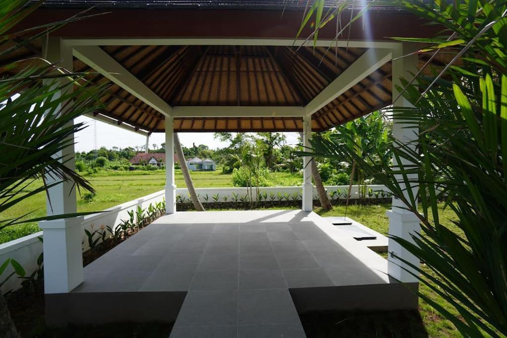 Villa Vespa Lovina Exterior photo